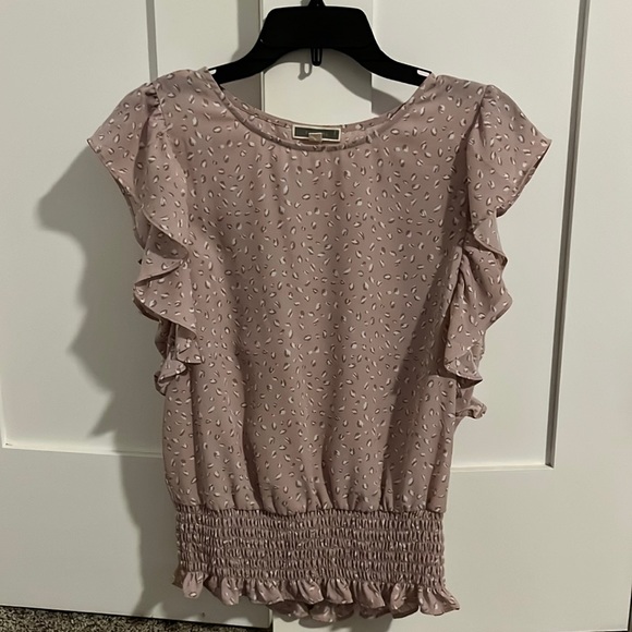 Flutter Sleeve Banded Bottom Top - Picture 1 of 5